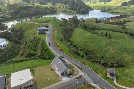 Photo of property in 11 Kapokapowai Street, Raglan, 3225