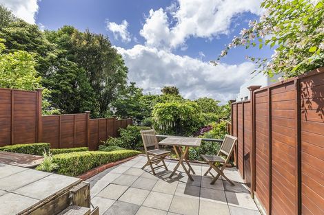 Photo of property in 33 Grant Road, Thorndon, Wellington, 6011