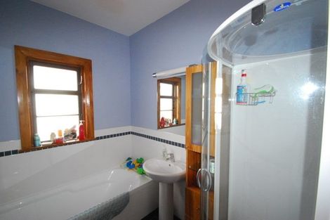 Photo of property in 41 Farm Road, Northland, Wellington, 6012