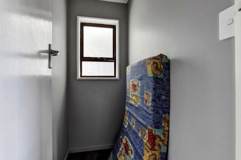 Photo of property in 19 Clifford Road, Eltham, 4322