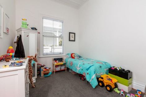 Photo of property in 11 Herne Bay Road, Herne Bay, Auckland, 1011