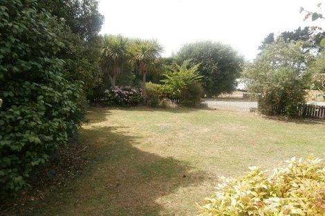 Photo of property in 1 Pine Avenue, Kainga, Christchurch, 8083