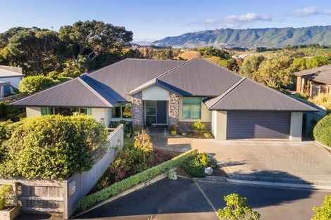 Photo of property in 17 Fairway Oaks Drive, Waikanae Beach, Waikanae, 5036