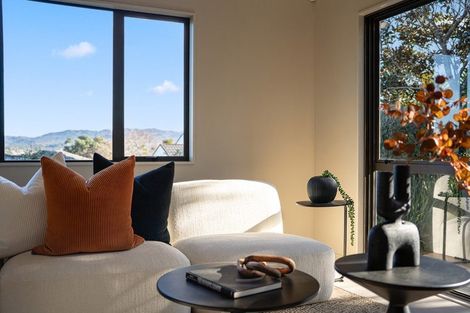 Photo of property in 18 Mckinley Road, Sunnyvale, Auckland, 0612