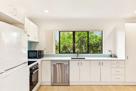 Photo of property in 22 Albizia Avenue, Henderson, Auckland, 0612