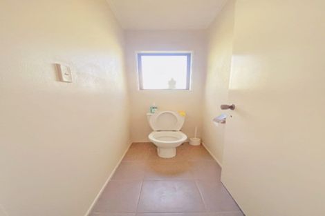 Photo of property in 2/717 East Coast Road, Browns Bay, Auckland, 0630