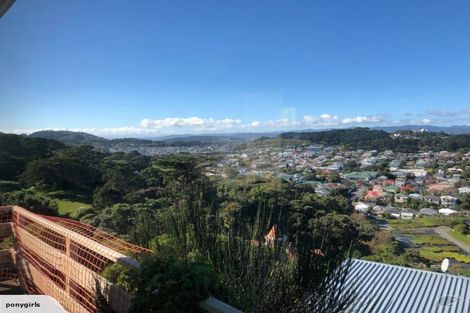 Photo of property in 2/29 Priscilla Crescent, Kingston, Wellington, 6021