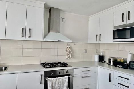 Photo of property in 15 Ware Place, Pakuranga Heights, Auckland, 2010