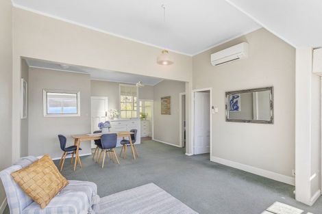 Photo of property in 135 Marine Parade, Seatoun, Wellington, 6022
