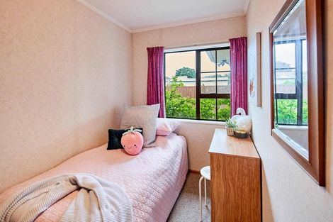 Photo of property in 27a Guthrie Street, Waterloo, Lower Hutt, 5011