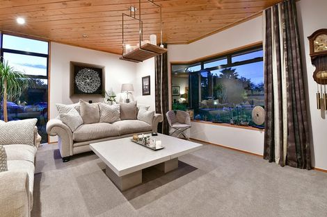 Photo of property in 155 Taupaki Road, Taupaki, Henderson, 0782