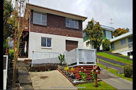 Photo of property in 1/51 Shanaway Rise, Hillcrest, Auckland, 0627
