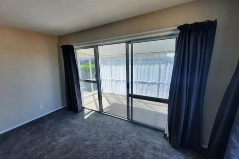 Photo of property in 1/73 Royal Park Drive, Parklands, Christchurch, 8083