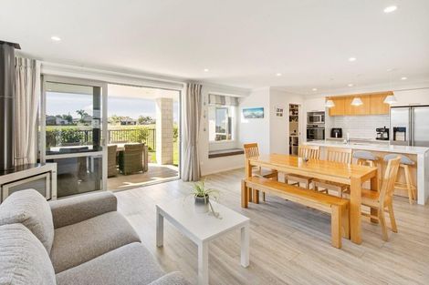 Photo of property in 55 Harding Drive, Papamoa Beach, Papamoa, 3118