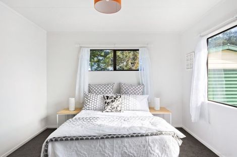 Photo of property in 22 Seaward Place, Wattle Downs, Auckland, 2103