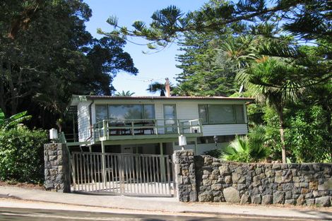 Photo of property in 50 Rock Isle Road, Torbay, Auckland, 0630