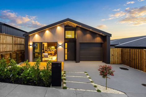 Photo of property in 82 Huanui Drive, Wainui, 0992