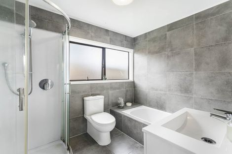 Photo of property in 65 Reynella Drive, Massey, Auckland, 0614