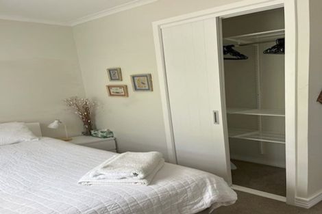 Photo of property in 2/2 Kiteroa Terrace, Rothesay Bay, Auckland, 0630