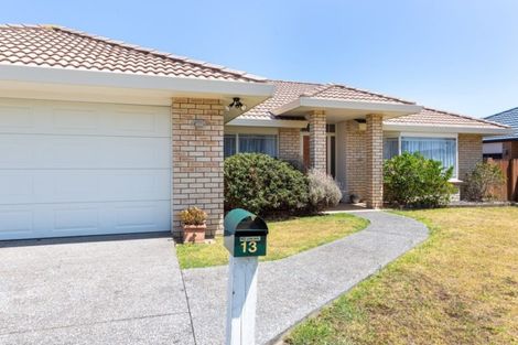 Photo of property in 13 Maghera Drive, East Tamaki Heights, Auckland, 2016