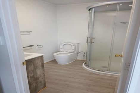 Photo of property in 1 Jay Court, Botany Downs, Auckland, 2010