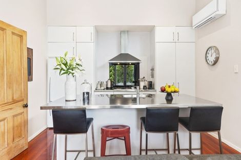 Photo of property in 23 Moana Road, Kelburn, Wellington, 6012