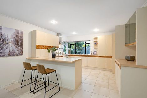 Photo of property in 4 Rhinevale Close, Henderson, Auckland, 0612