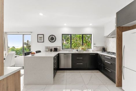 Photo of property in 36 Downing Place, Welcome Bay, Tauranga, 3112