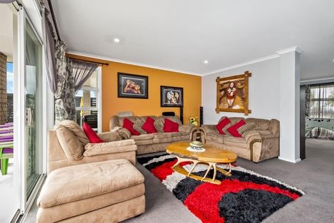 Photo of property in 21 Shillingford Boulevard, Rolleston, 7615