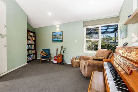 Photo of property in 28 Sea Vista Drive, Pukerua Bay, Porirua, 5026