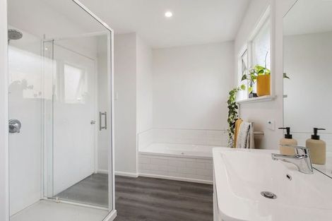 Photo of property in 27 Horseshoe Lake Road, Shirley, Christchurch, 8061