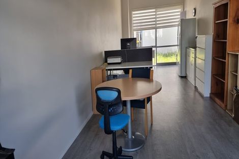 Photo of property in 17 Barbados Drive, Unsworth Heights, Auckland, 0632