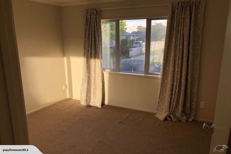 Photo of property in 25 Darren Crescent, Half Moon Bay, Auckland, 2012