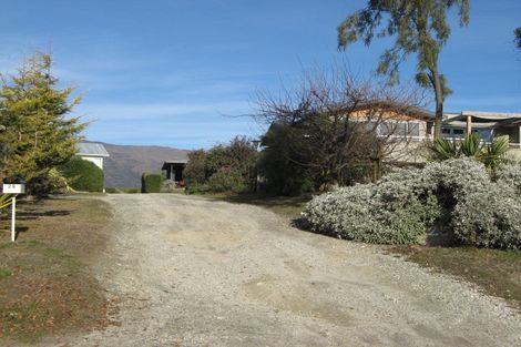 Photo of property in 27 Kennedy Crescent, Wanaka, 9305