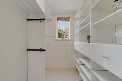 Photo of property in 2 Karoro Place, Paremata, Porirua, 5024