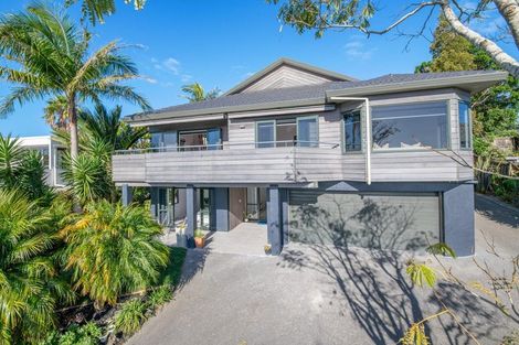 Photo of property in 10 Goldfinch Rise, Unsworth Heights, Auckland, 0632