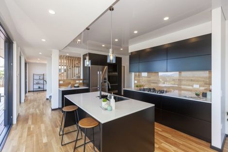 Photo of property in 101 Kakariki Grove, Waikanae, 5036