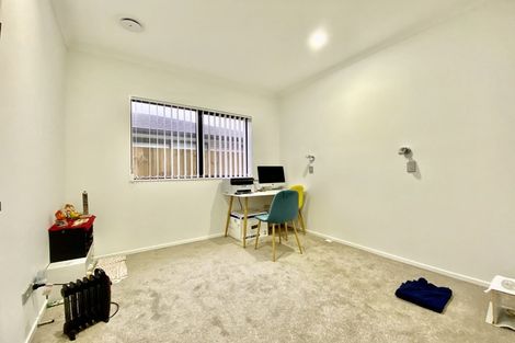 Photo of property in 6 Black Beech Crescent, Takanini, 2110