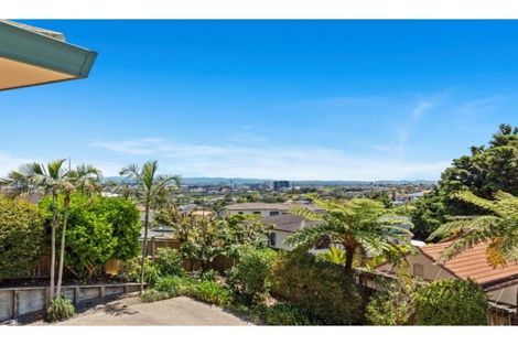 Photo of property in 26 Silkwood Grove, Totara Heights, Auckland, 2105