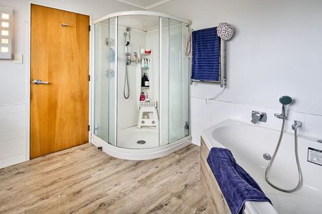 Photo of property in 12 Cullen Place, Tawa, Wellington, 5028