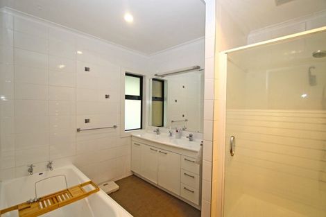 Photo of property in 86 Cutfield Road, New Plymouth, 4310