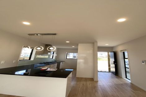 Photo of property in 30 Toanui Road, Hobsonville, Auckland, 0616