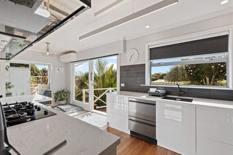 Photo of property in 1 Bonithon Avenue, Moturoa, New Plymouth, 4310