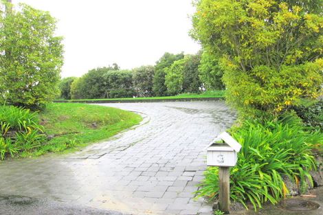 Photo of property in 3 Bernard Magnus Lane, Greenhithe, Auckland, 0632