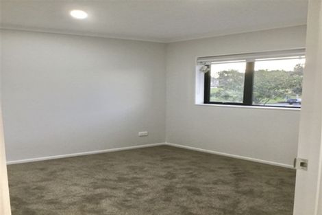 Photo of property in 4223a Great North Road, Glendene, Auckland, 0602