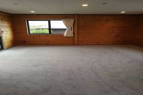 Photo of property in 37 Greenvalley Rise, Glenfield, Auckland, 0629