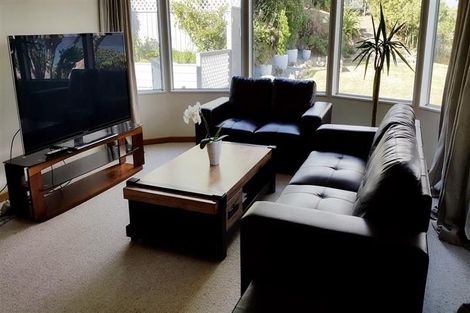 Photo of property in 5 Bowes Crescent, Strathmore Park, Wellington, 6022