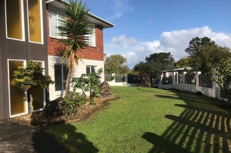 Photo of property in 22 Hartley Terrace, Massey, Auckland, 0614