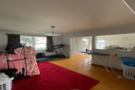 Photo of property in 5 Lex Avenue, Green Bay, Auckland, 0604