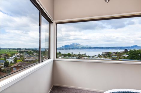 Photo of property in 33 Shera Street, Acacia Bay, Taupo, 3330